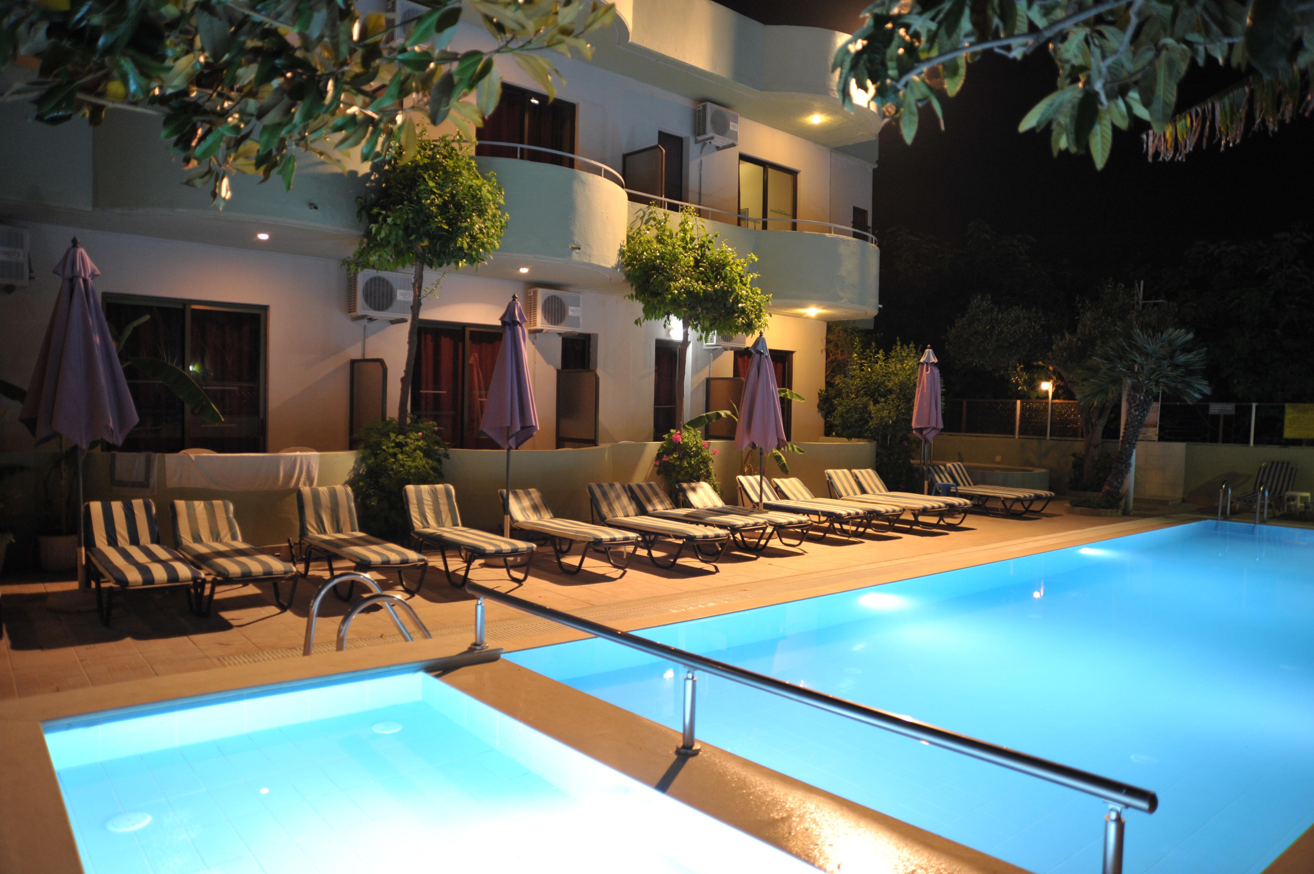 Anseli Hotel Кремасті Екстер'єр фото